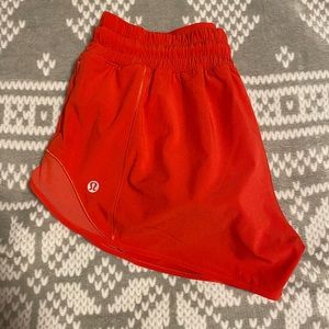 lululemon hotty hot short 2.5” carnation red
